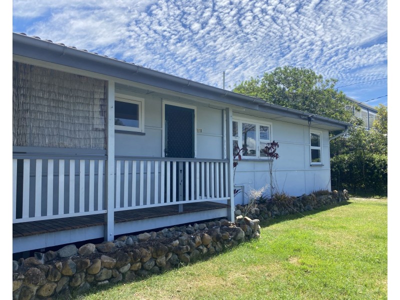 118 Biggs Avenue, Beachmere QLD 4510