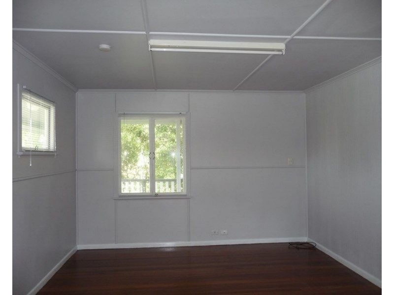 118 Biggs Avenue, Beachmere QLD 4510