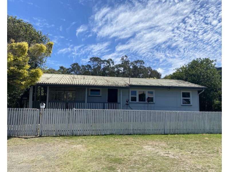 118 Biggs Avenue, Beachmere QLD 4510