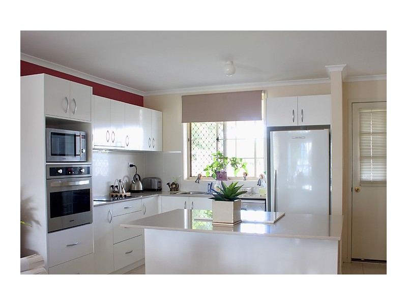 2/11 Tulip Close, Fitzgibbon QLD 4018