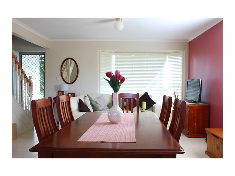 2/11 Tulip Close, Fitzgibbon QLD 4018