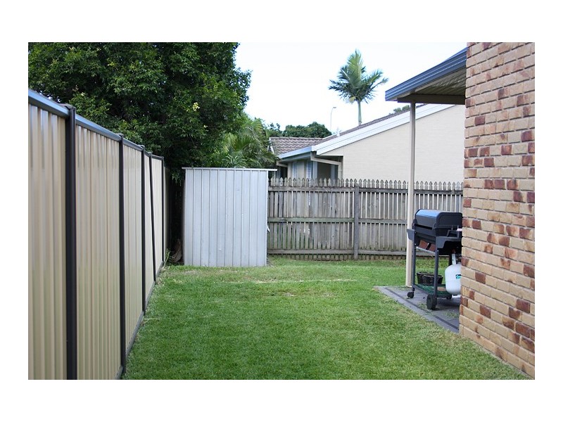 2/11 Tulip Close, Fitzgibbon QLD 4018