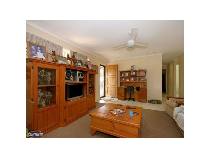 4 Moatah Drive, Beachmere QLD 4510