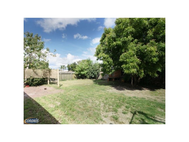 4 Moatah Drive, Beachmere QLD 4510