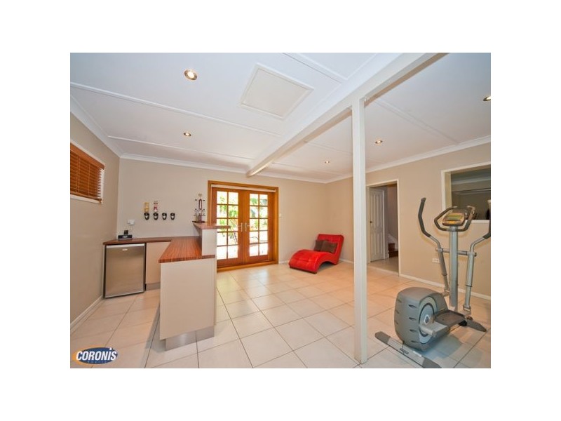 Arana Hills QLD 4054