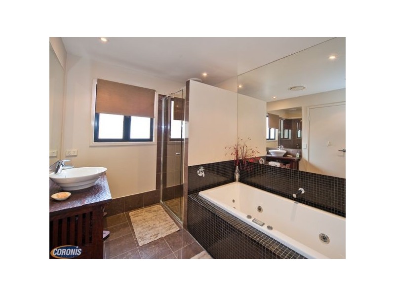 Bardon QLD 4065