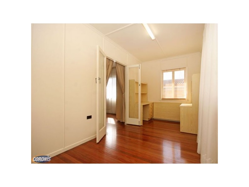 28 Higlett St, Scarborough QLD 4020