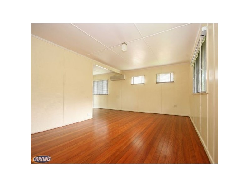 1 Houghton Street, Petrie QLD 4502