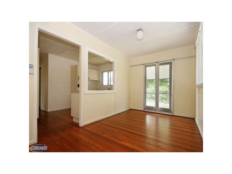 1 Houghton Street, Petrie QLD 4502