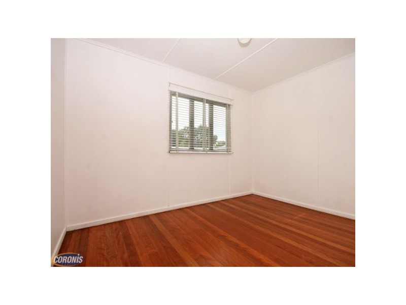 1 Houghton Street, Petrie QLD 4502