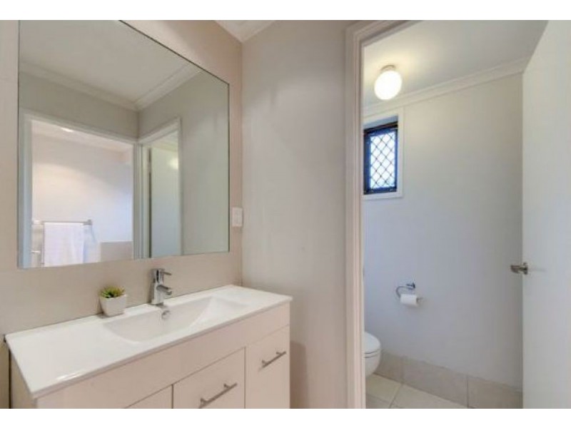 35 Livingstone Street, Strathpine QLD 4500