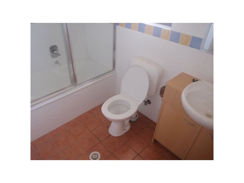 6/11 McNaughton Street, Redcliffe QLD 4020