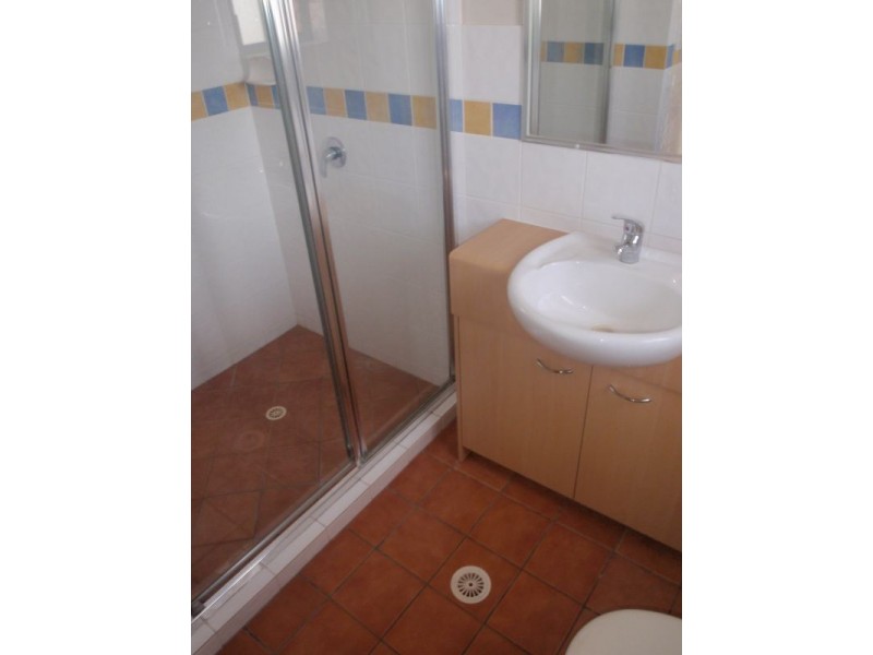 6/11 McNaughton Street, Redcliffe QLD 4020