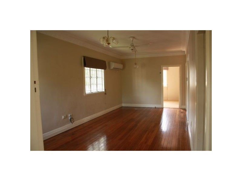 42 Hipwood Avenue, Coorparoo QLD 4151