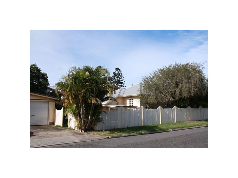 42 Hipwood Avenue, Coorparoo QLD 4151