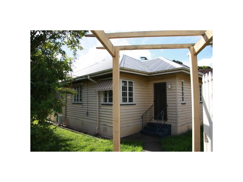 42 Hipwood Avenue, Coorparoo QLD 4151