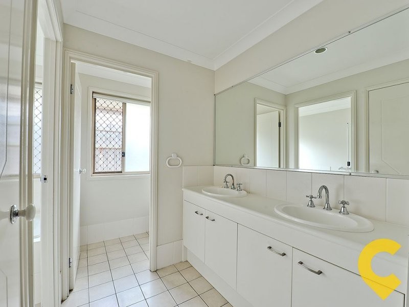 15 Daphne Place, Wakerley QLD 4154