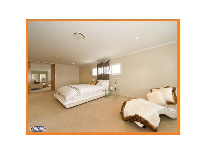34 Raceview Avenue, Hendra QLD 4011