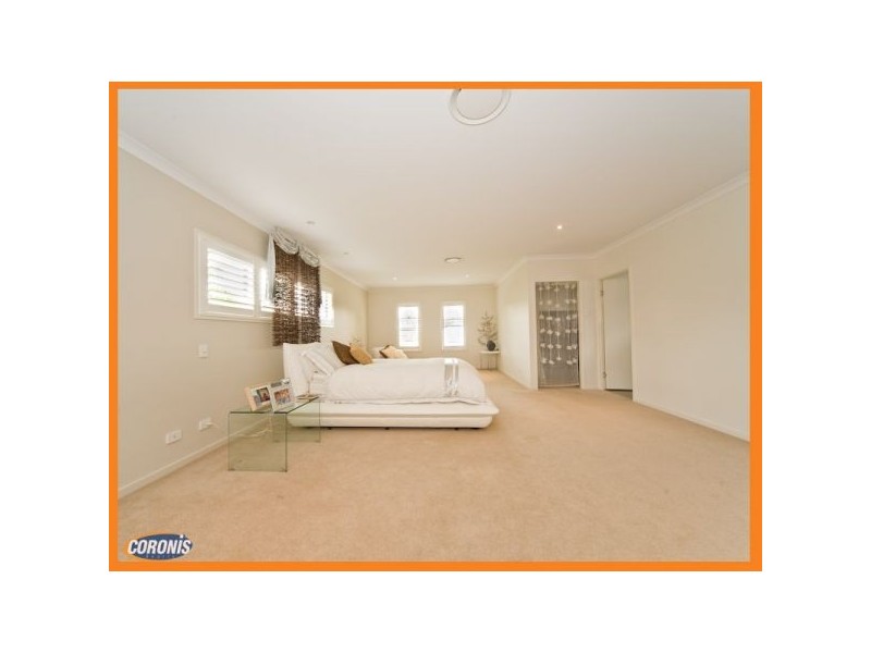 34 Raceview Avenue, Hendra QLD 4011
