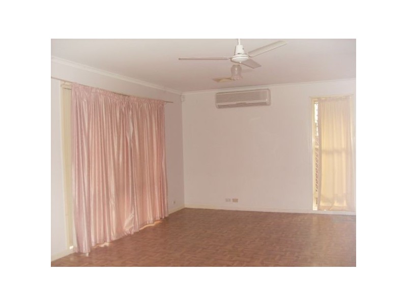 22 Desert Willow Way, Fitzgibbon QLD 4018