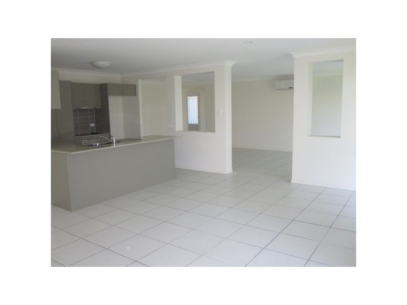 z12  Dear Place, Bellmere QLD 4510