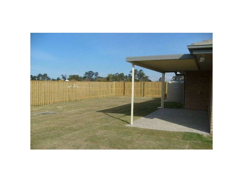 z12  Dear Place, Bellmere QLD 4510