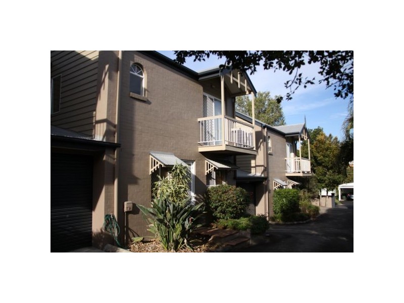 2/69 Plimsoll Street, Greenslopes QLD 4120