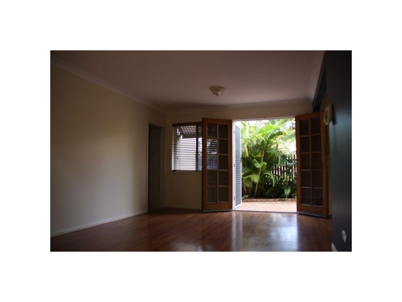 2/69 Plimsoll Street, Greenslopes QLD 4120