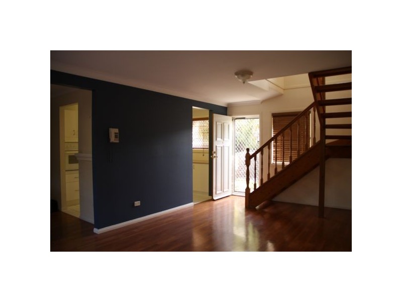 2/69 Plimsoll Street, Greenslopes QLD 4120