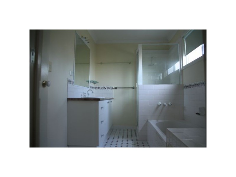 2/69 Plimsoll Street, Greenslopes QLD 4120