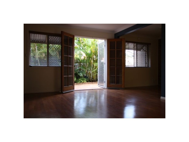 2/69 Plimsoll Street, Greenslopes QLD 4120