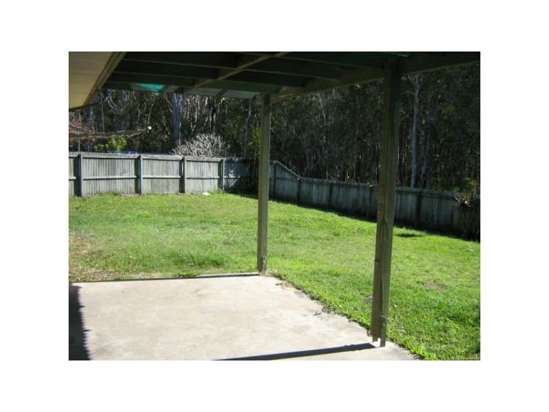 17 Bream Court, Sandstone Point QLD 4511