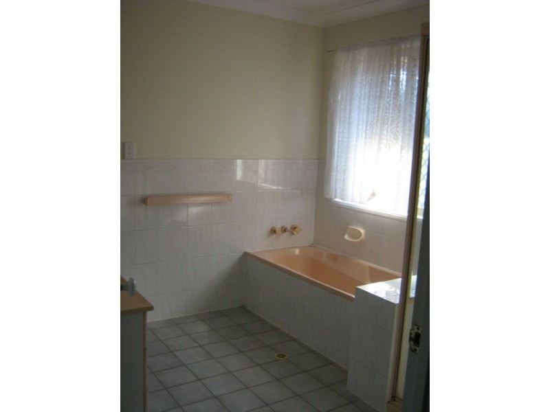 5 Highgate Crt, Kallangur QLD 4503