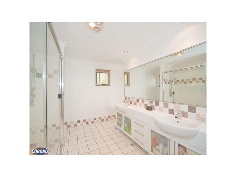 37 Valley Place, Upper Kedron QLD 4055