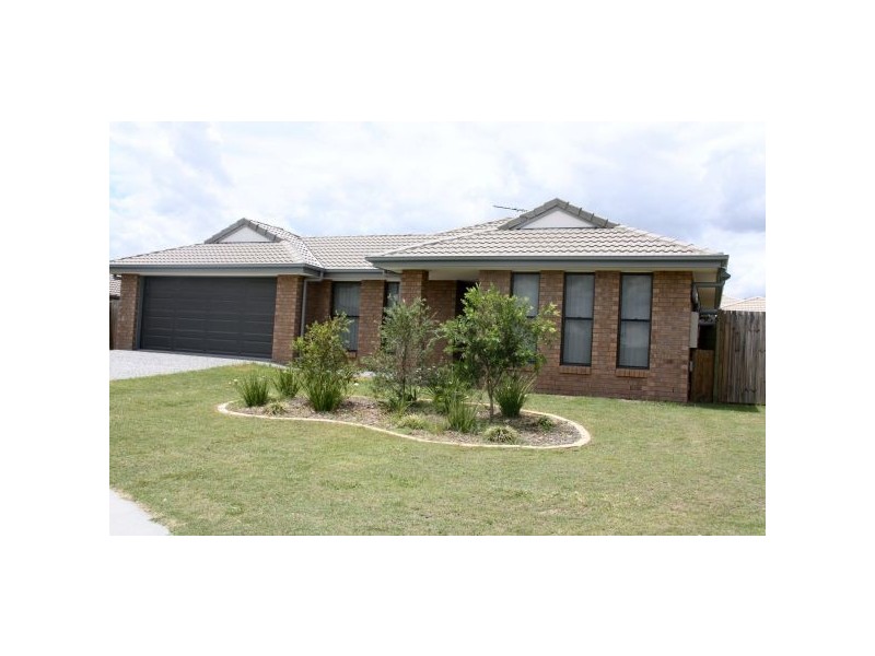 19 Bickle Place, North Booval QLD 4304