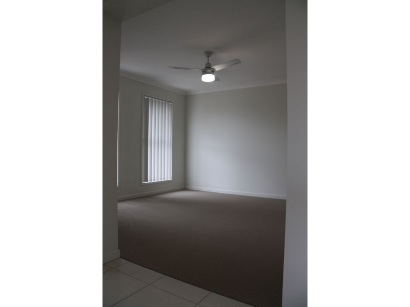 19 Bickle Place, North Booval QLD 4304