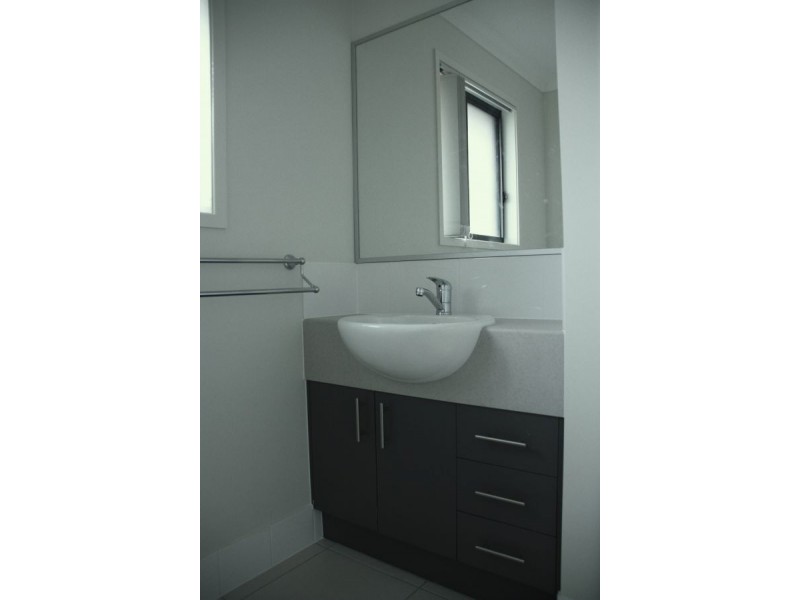 19 Bickle Place, North Booval QLD 4304