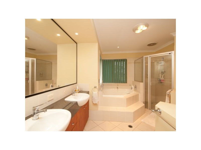 12 Osprey Place, Taigum QLD 4018