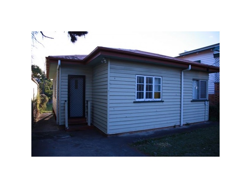7 Wolseley Street, Woolloongabba QLD 4102