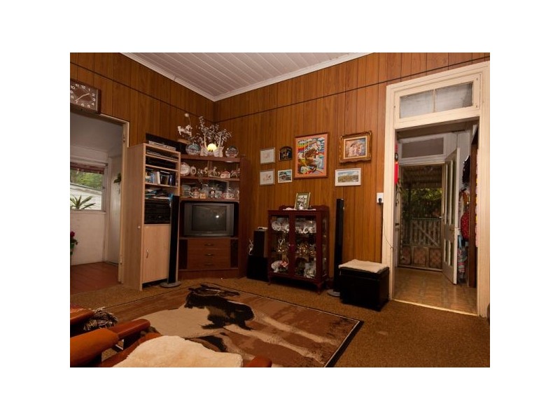 115 Palm Avenue, Shorncliffe QLD 4017