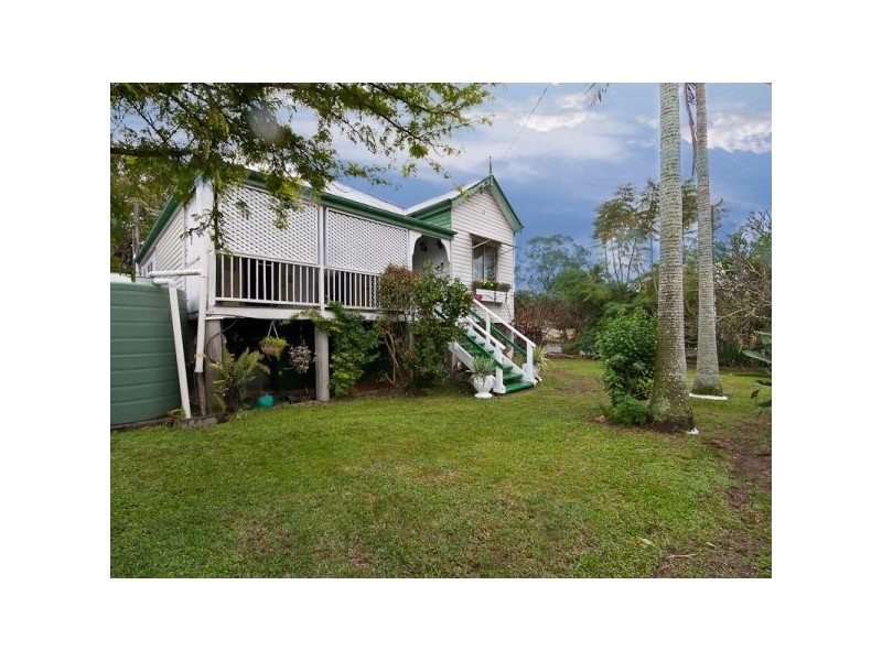 115 Palm Avenue, Shorncliffe QLD 4017