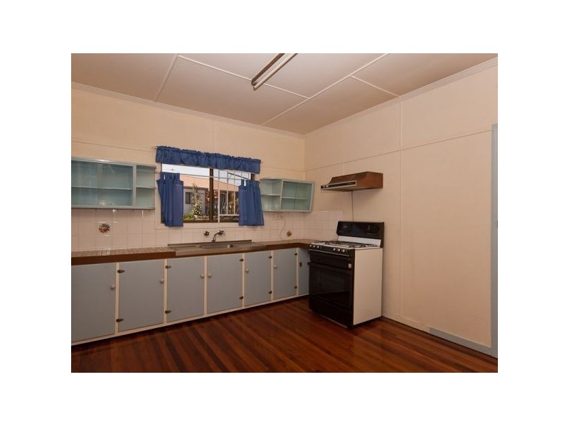 60 Moore Street, Morningside QLD 4170
