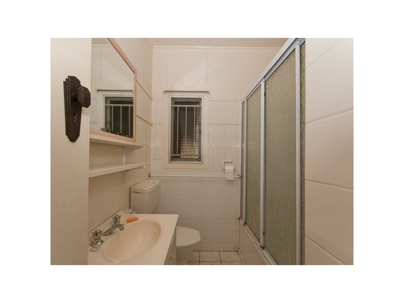 60 Moore Street, Morningside QLD 4170