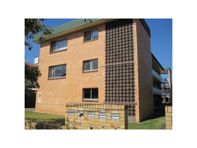 1/25 Ellis Street, Greenslopes QLD 4120