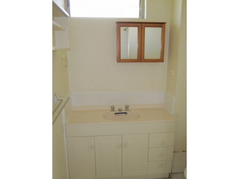 1/25 Ellis Street, Greenslopes QLD 4120