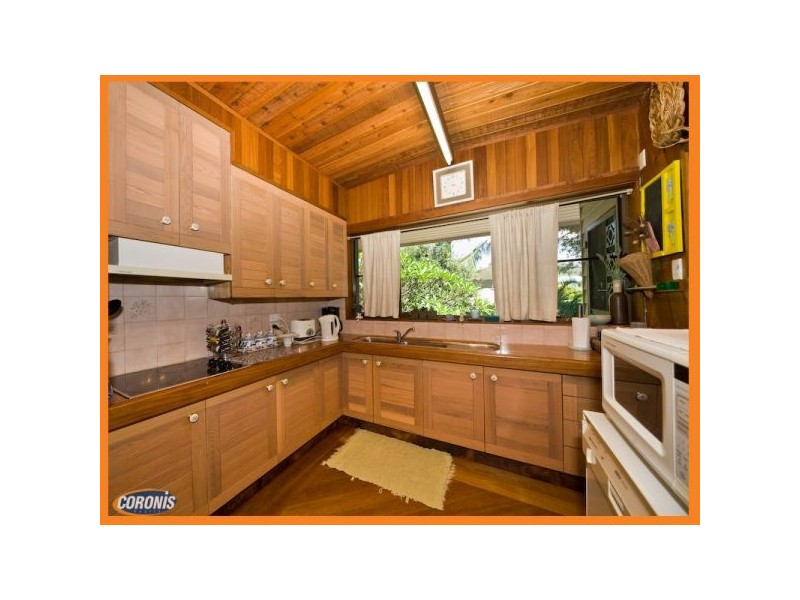 95 Nursery Road, Holland Park West QLD 4121