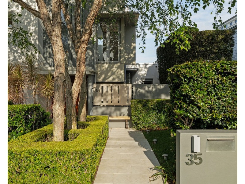 35 Sutherland Avenue, Ascot QLD 4007