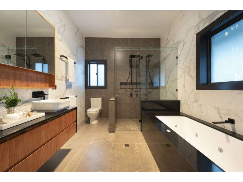 29 Anthony Street, Hamilton QLD 4007