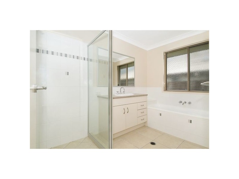 4 Lookout Place, Narangba QLD 4504