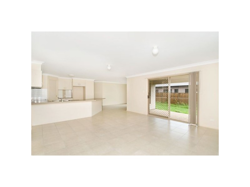 4 Lookout Place, Narangba QLD 4504